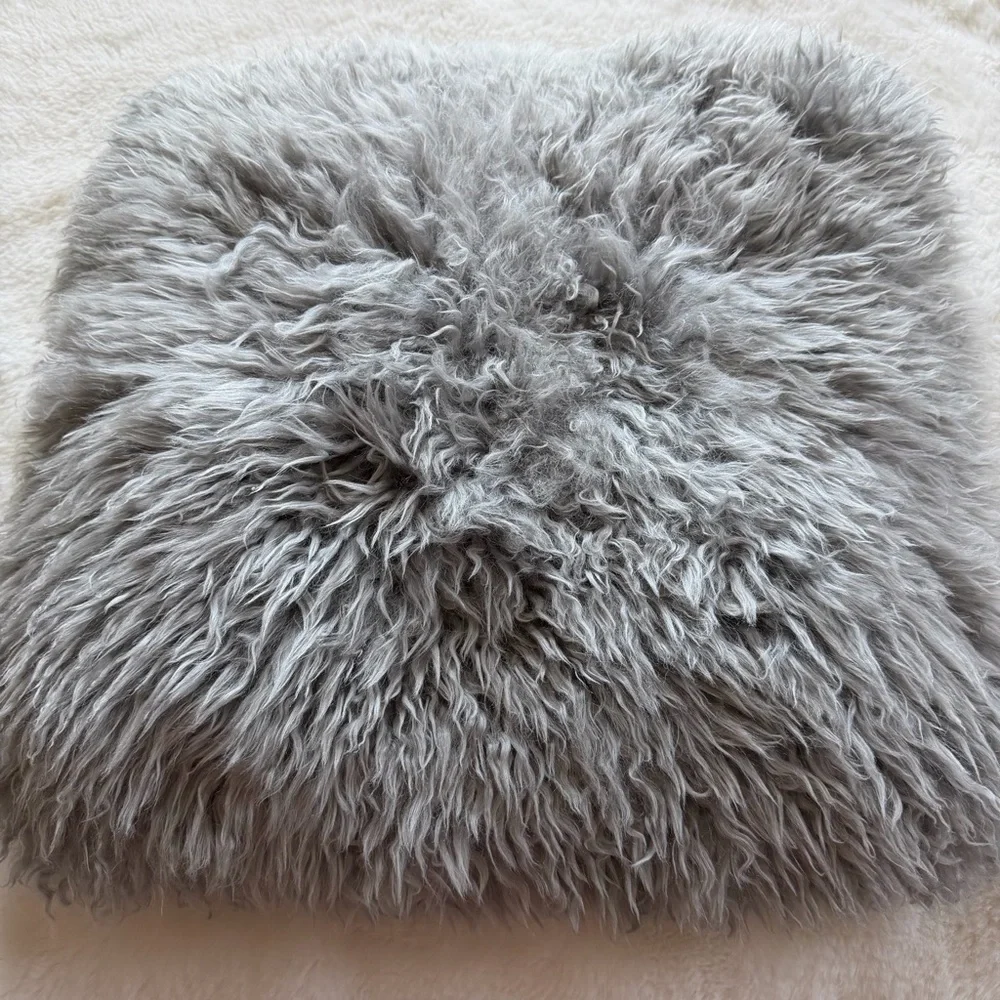 GFI Icelandic Sheepskin Pillow 18”x18” Gray Long Wool Fur.